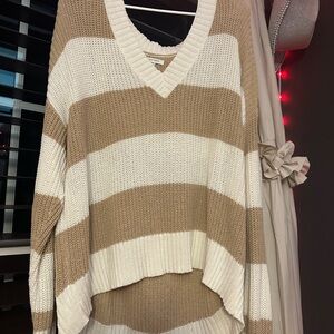 American Eagle Outfitters V-Neck Sweater - Cream and Tan